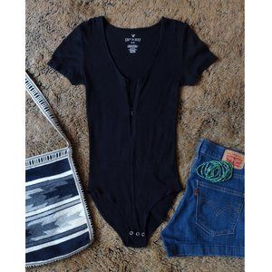 AMERICAN EAGLE OUTFITTERS Soft & Sexy Ribbed Bodysuit - Size M